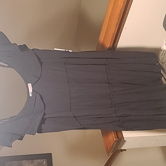 Dress - Picture 1 of 2